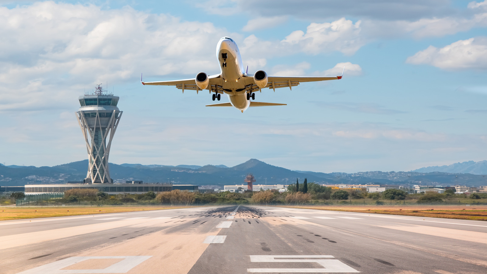 10 Airports You Might Not Realize Have Curfews (And What That Means For You)