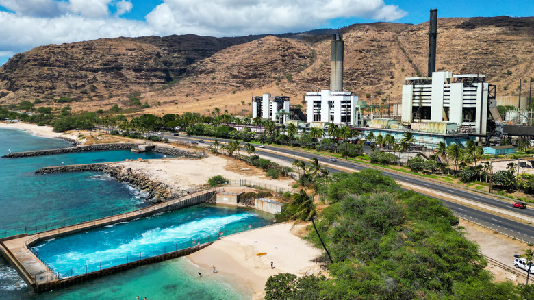 Electric Beach, featuring the Kahe Point oil-powered generator facility, its warm-water discharge outlet, and a beach entry point known for excellent snorkeling.
