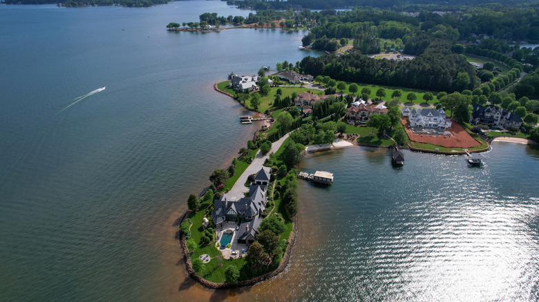 Homes on Lake Norman