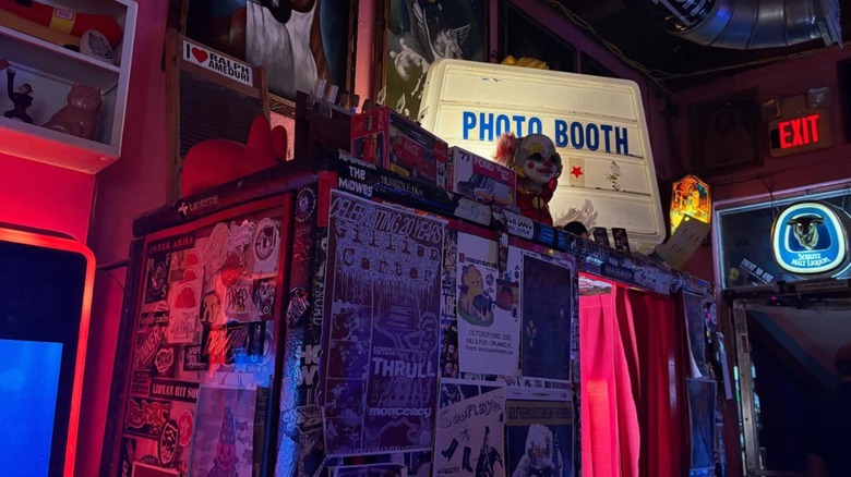 Photo booth at Will's Pub in Orlando