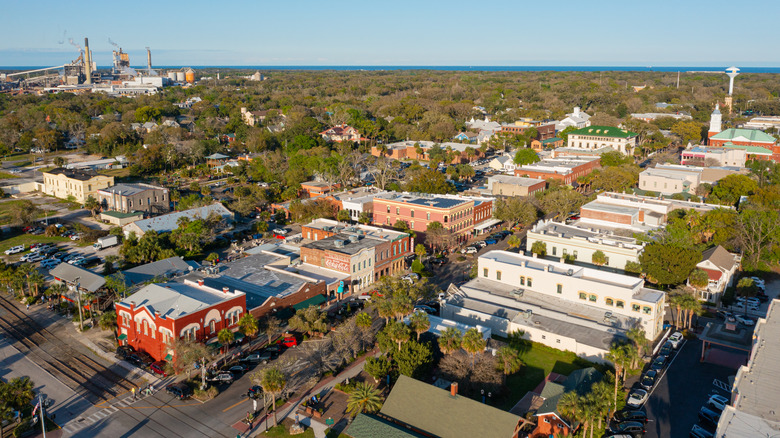 buildings and trees on Amelia Island