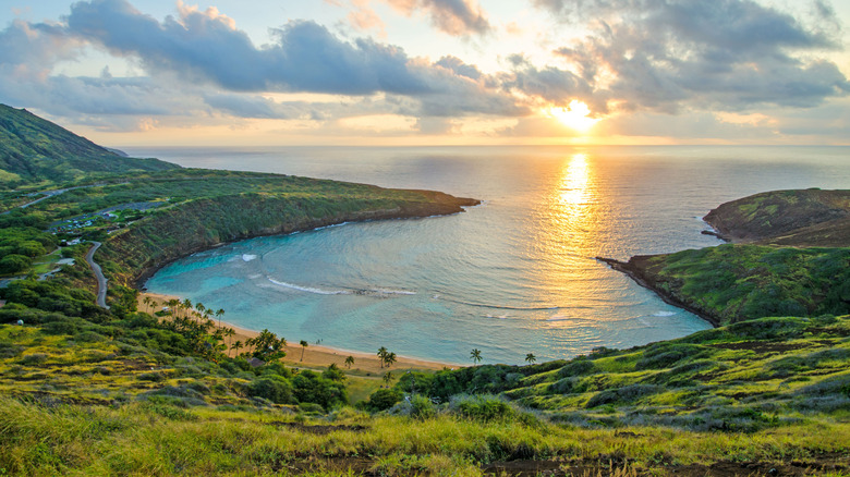 Scenic view at sunrise overlooking Hanauma Bay