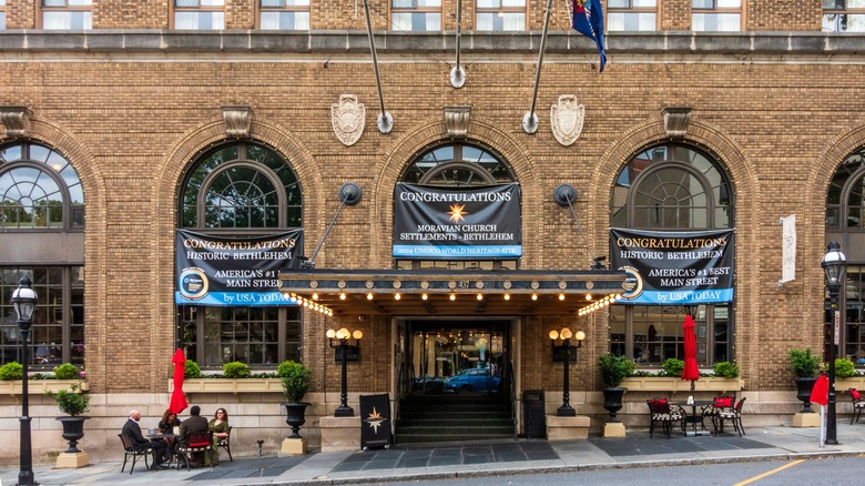 The entrance to the Historic Hotel Bethlehem