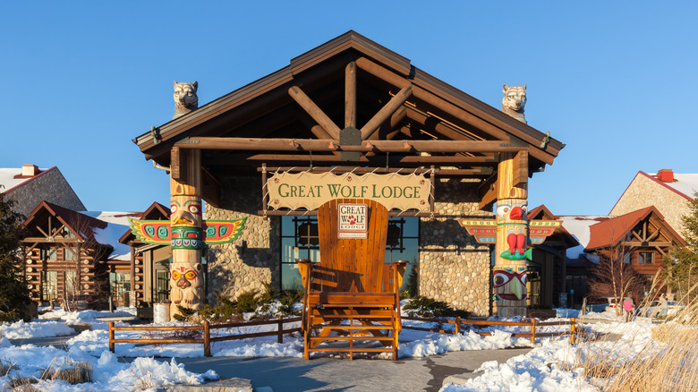 Exterior view of Northwoods-themed Great Wolf Lodge in Niagara Falls, Ontario, Canada, in winter.