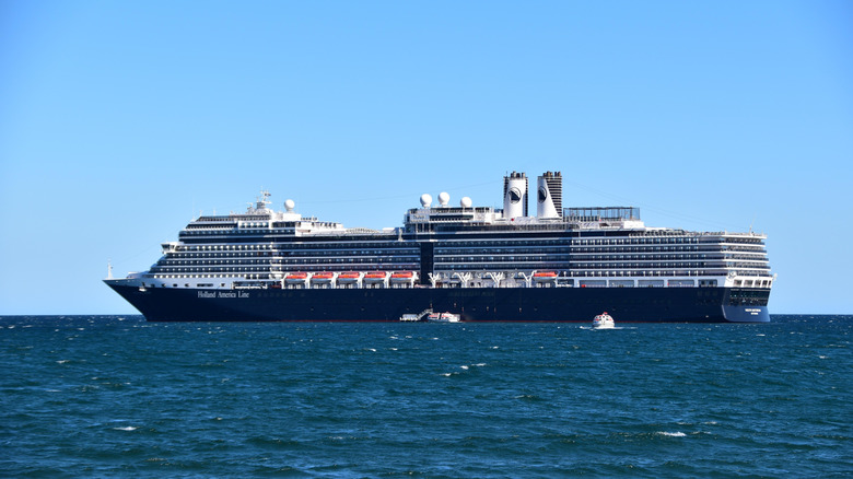 LORETO, MEXICO - 16 DECEMBER 2025: The Holland America Line cruise ship "Nieuw Amsterdam" on anchor in the bay of Loreto