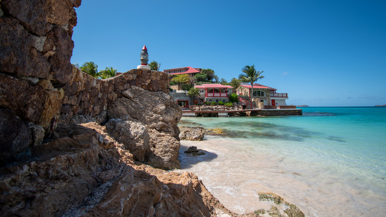 View of Eden Rock Resort from the side on a sunny day