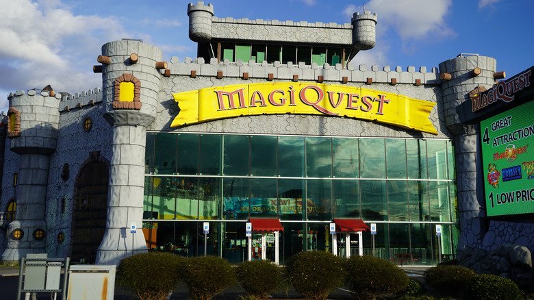 Magiquest in Pigeon Forge, around Galtinburg