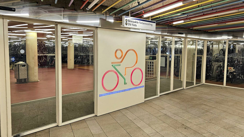 The bicycle parking entrance at Central Station in Utecht
