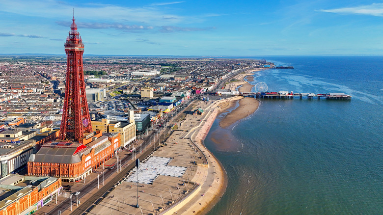 Blackpool tower overlooking the sea.