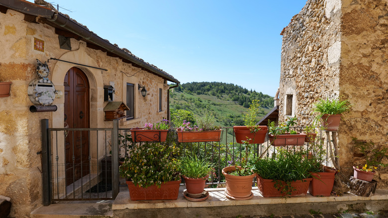 Old houses in the mountain village of Rocca Calascio in Abruzzo, Italy