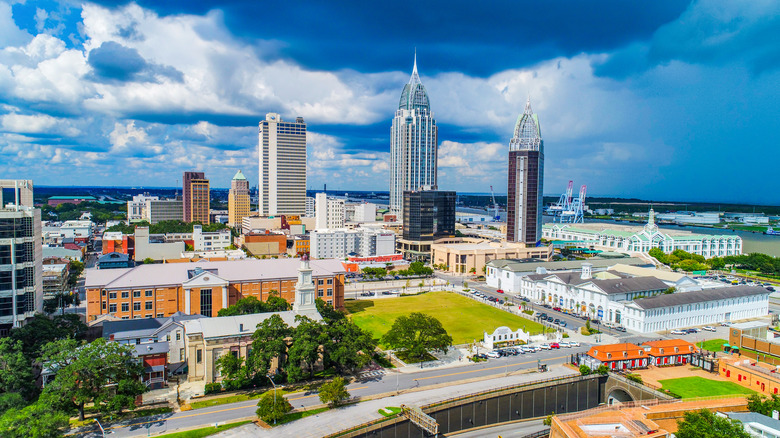 The Mobile, Alabama skyline with the RSA Trustbank building, home to Dauphin's, left of center.