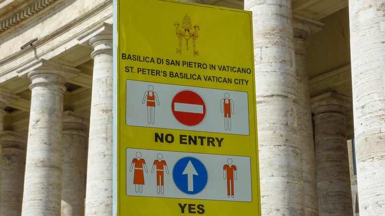 Vatican entrance dress code
