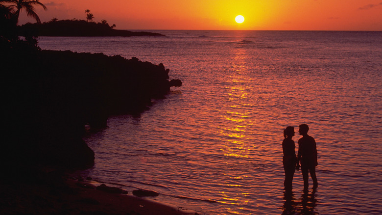 A tropical sunset on Roatan Island.