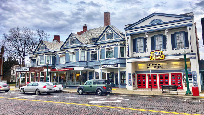 Street view of downtown Marietta