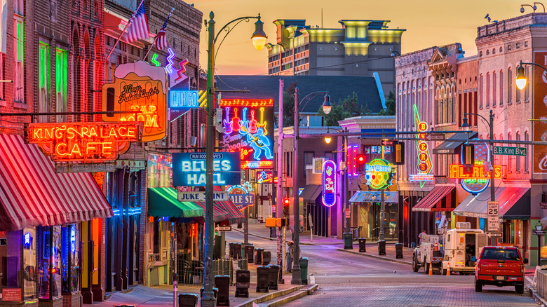 Blues clubs on Beale Street in Memphis, Tennessee