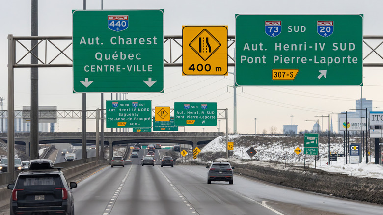 Highway signs and traffic in Quebec