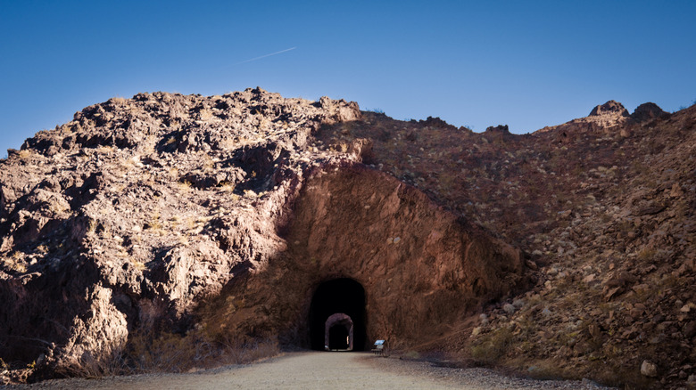 The historic railroad tunnel trail aroudnd Lake Mead