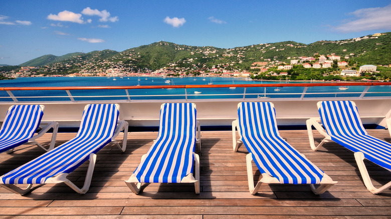 Cruise ship seats