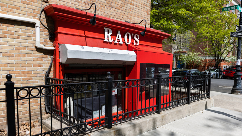 Exterior sign of Rao's