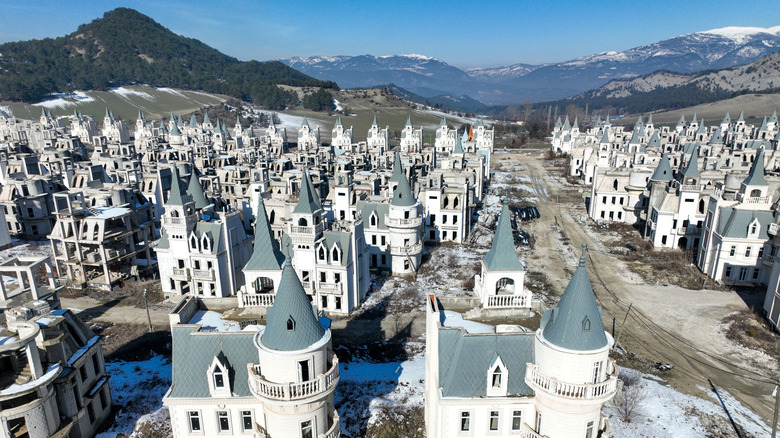 abandoned resort homes at Burj Al Babas, Turkey