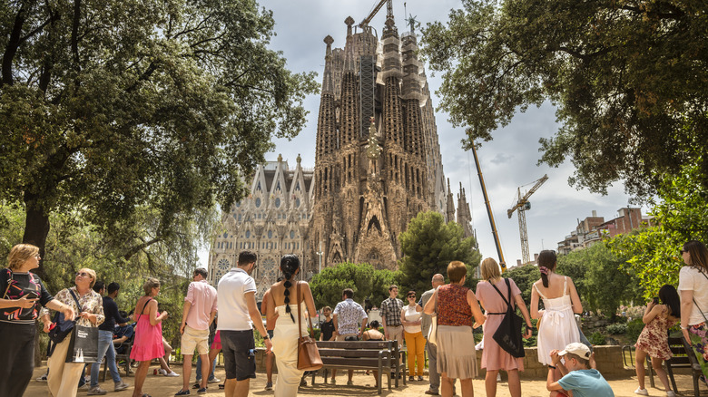 Crowds at Sagrada Familia