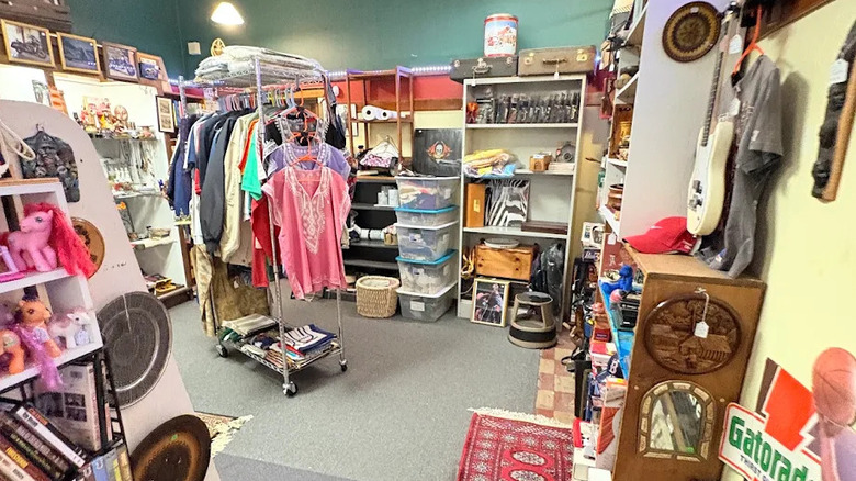 Items for sale inside Jeremiah's Antiques & Collectibles