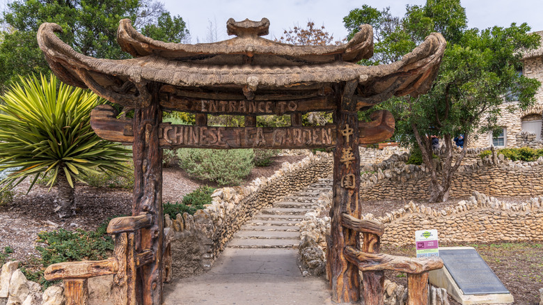 The entrance to the Japanese Tea Garden