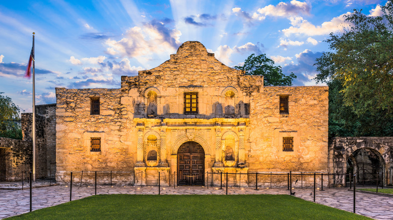 The building at The Alamo