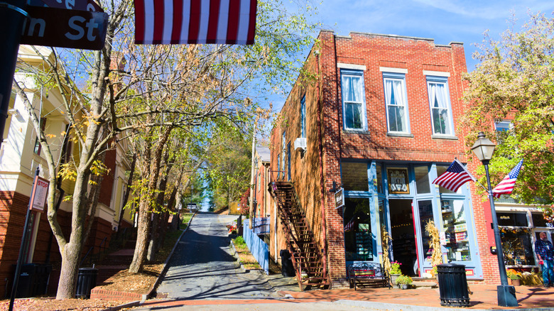 Jonesborough, Tennessee city street looking up a hill