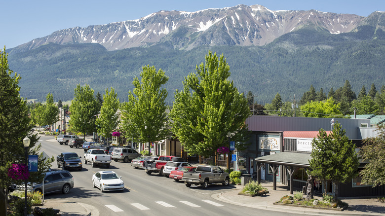 Joseph, Oregon street with the Wallowa Mountains in the background