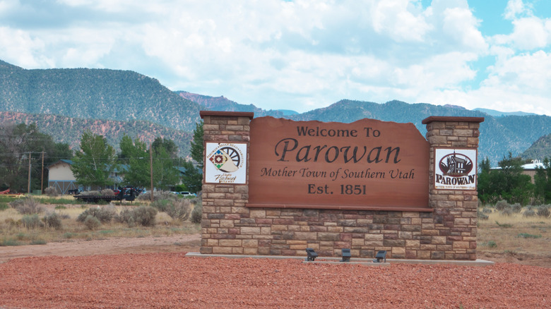 Parowan, Utah welcome sign with mountains in the background