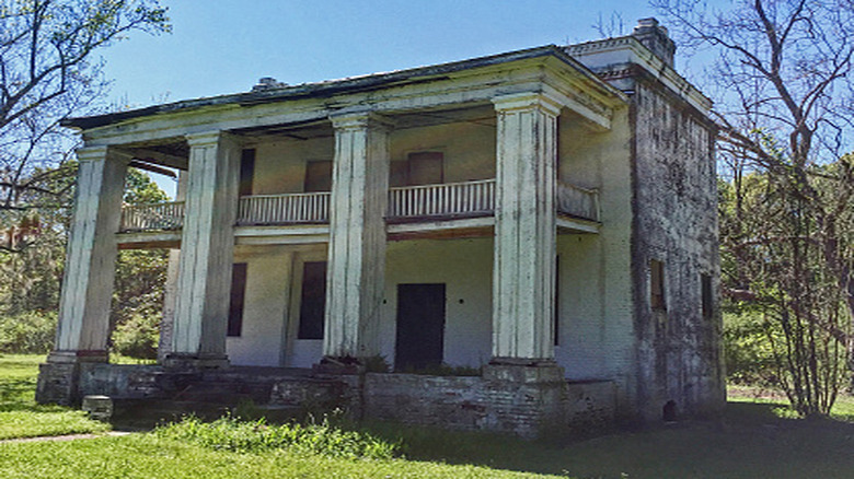 Abandoned home in Cahaba, Alabama