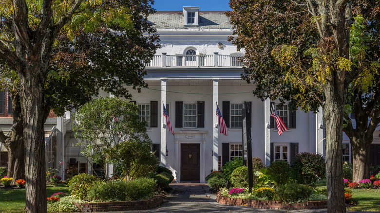 Exterior of Beekman Arms