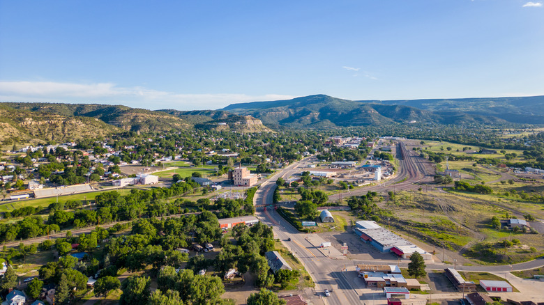 Raton, New Mexico next to the mountains