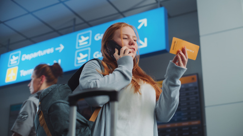 Air passenger calling to rearrange plans