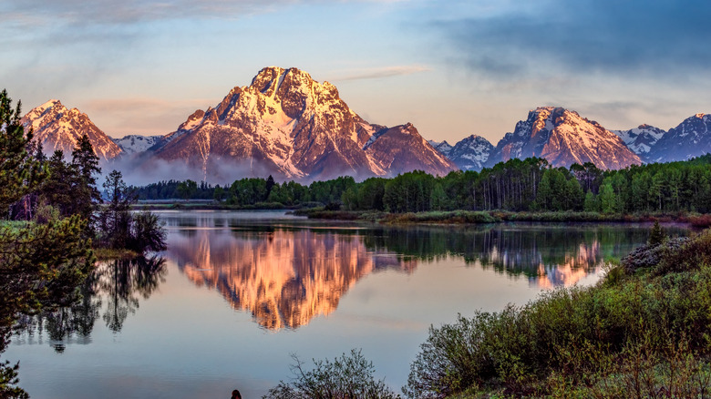Mountains and a lake in Grand Teton National Park, Wyoming
