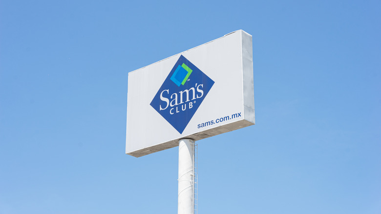 Sam's Club Billboard in Mexico
