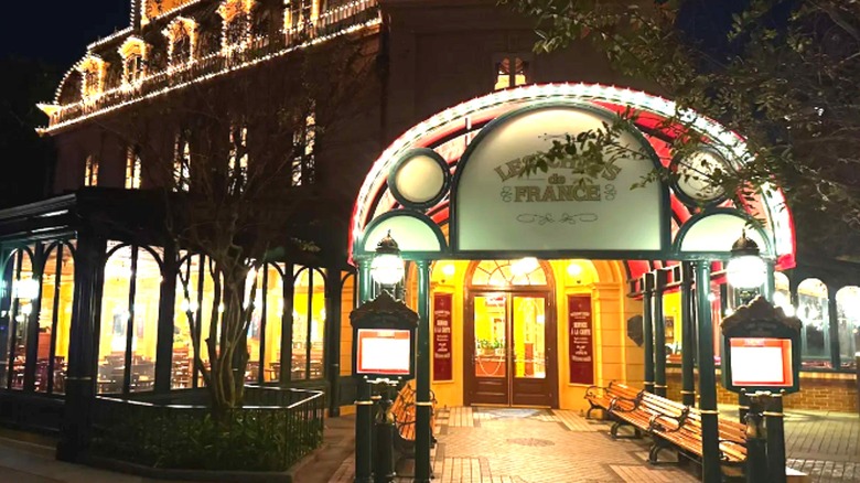 The exterior of Chefs de France in Epcot's France pavilion