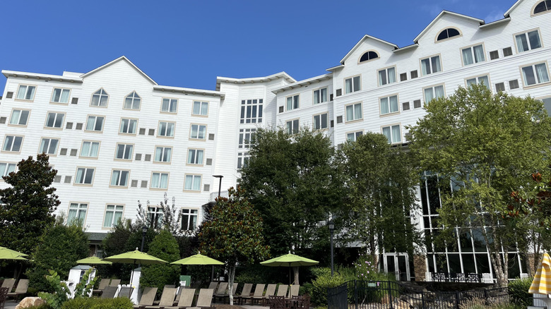 Exterior view of Dollywood's DreamMore Resort and Spa in Tennessee