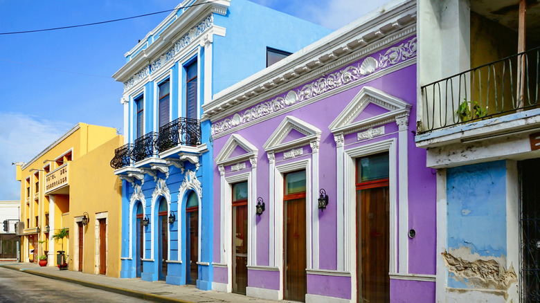 colorful buildings in Mérida, Mexico