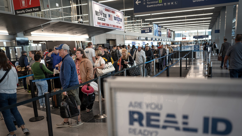 Long airport security lines