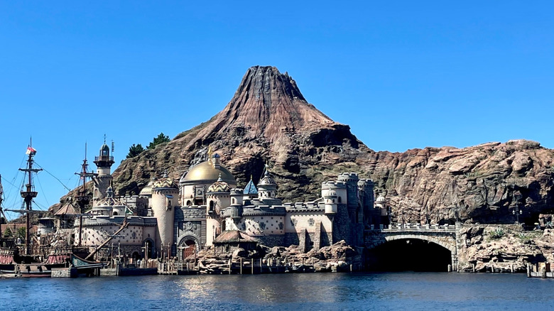 Mediterranean Harbor and Volcano at Tokyo DisneySea