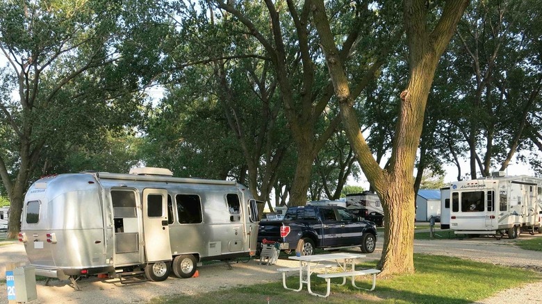 Trailers and motorhomes parked at On-Ur-Wa RV Park, Onawa, Iowa