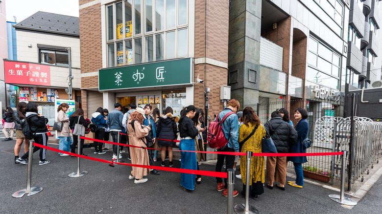 People queuing for bubble tea in Japan