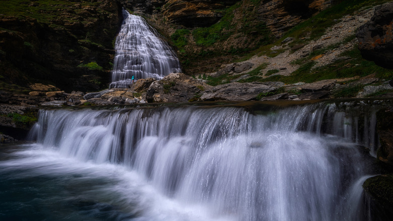 Cola de Caballo waterfall