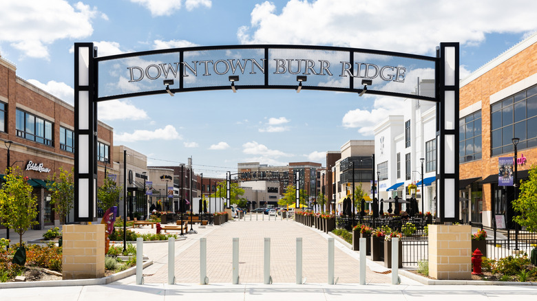 Downtown Burr Ridge sign over a pedestrian mall in Burr Ridge, Illinois
