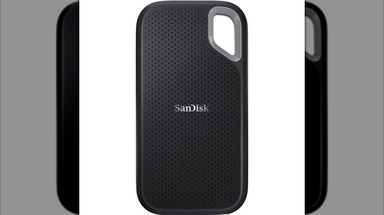 Product image of the SanDisk Extreme Go Portable SSD 4TB