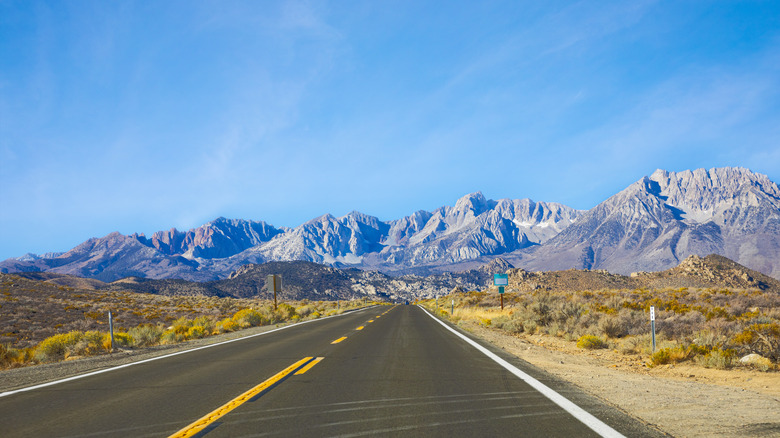 The road leading into Bishop, CA, with stunning mountains in the background