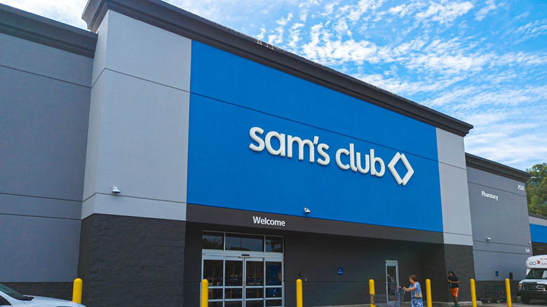 Exterior of a Sam's Club store