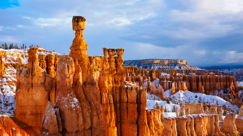 Thor's Hammer formation and hoodoos covered in snow, Bryce Canyon National Park, UT